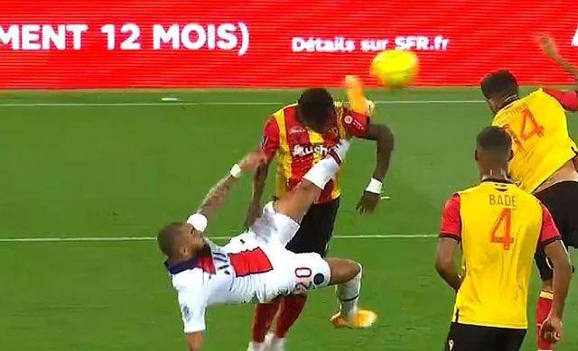 15, 朗斯主场不敌弱旅爆冷门输球  